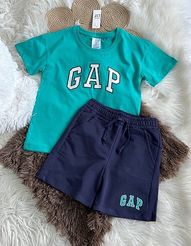 GAP 2?li şortlu takım
