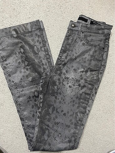 Guess Guess koleksiyon pantolon