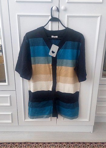 Düğmeli Kısa Kollu Tshirt - Görsel 3