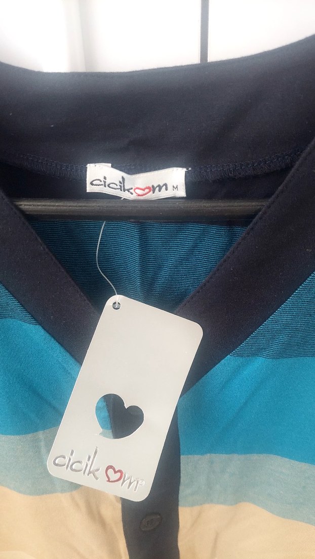 Düğmeli Kısa Kollu Tshirt - Görsel 2