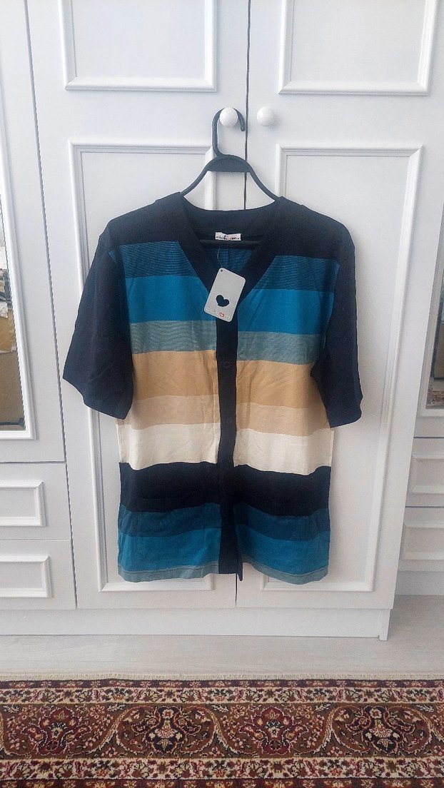 Düğmeli Kısa Kollu Tshirt - Görsel 3