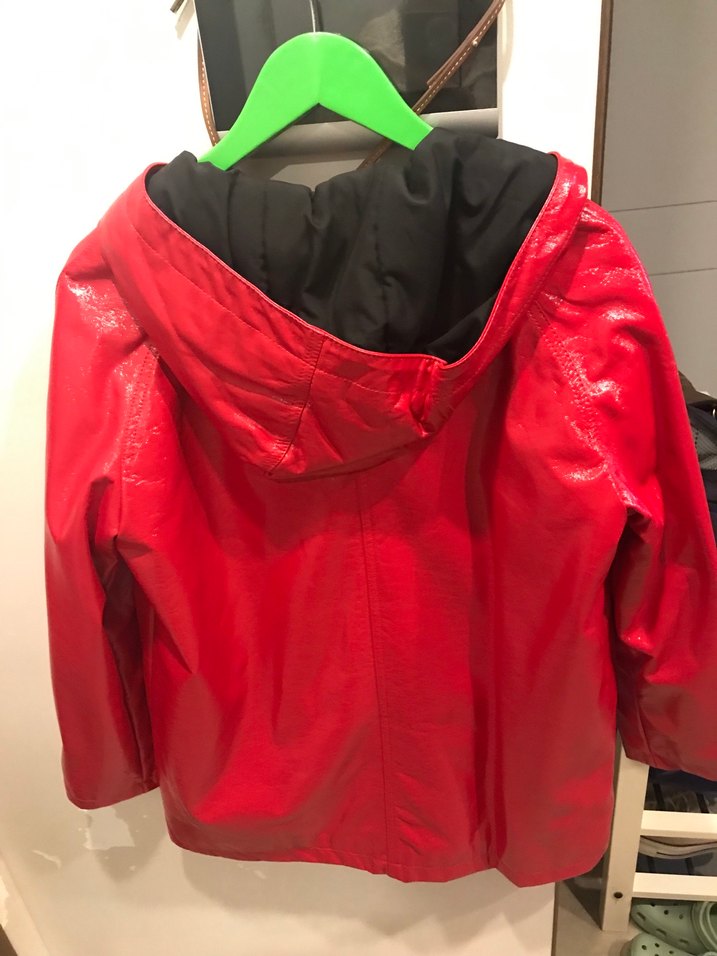 KIRMIZI YAĞMURLUK - Görsel 2