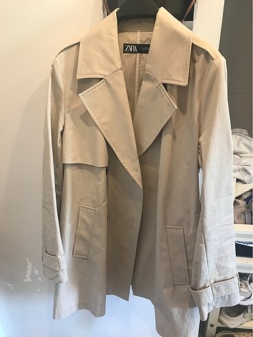 ZARA KISA KEMERLİ TRENÇKOT