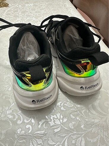 38 Beden siyah Renk Reebok Hologramlı Ayakkabı