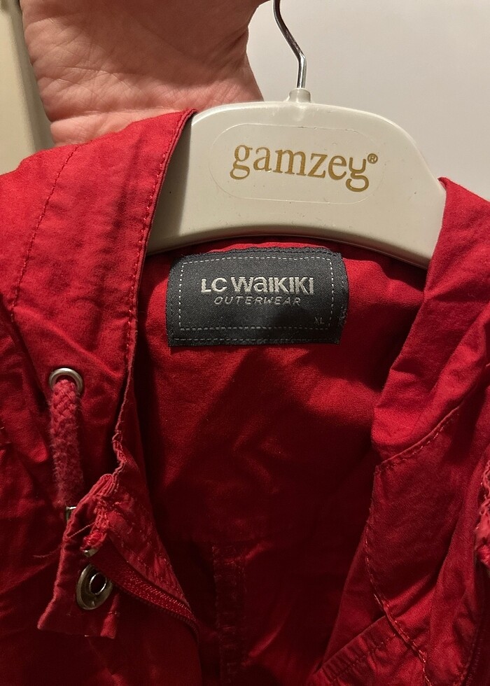 Kırmızı yağmurluk ???? - Görsel 4