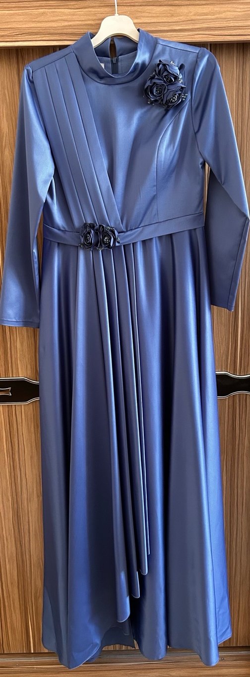 Mavi saten tesettür abiye - Görsel 2