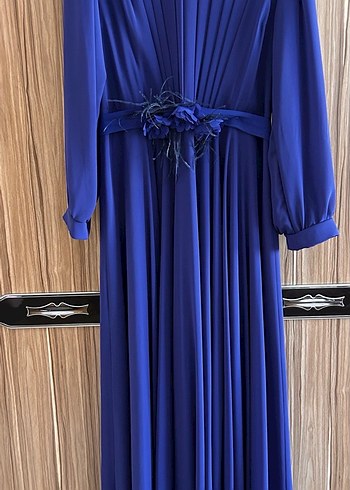 Uzun Kollu Pilili Lacivert Abiye Elbise - Görsel 2