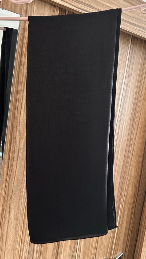 Drapeli Siyah Uzun Kollu Saten Elbise + Şal - Görsel 4