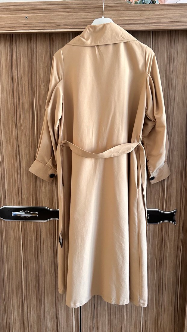 Bej Uzun Düğmeli Kadın Trençkot - Görsel 4