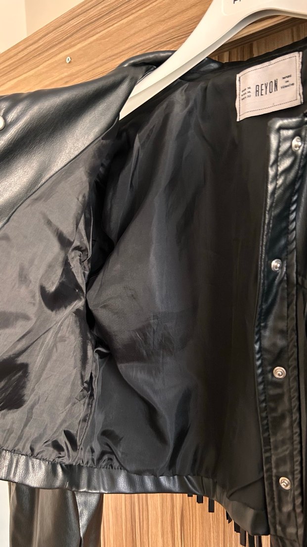 Püsküllü Siyah Deri Kadın Biker Ceket - Görsel 3