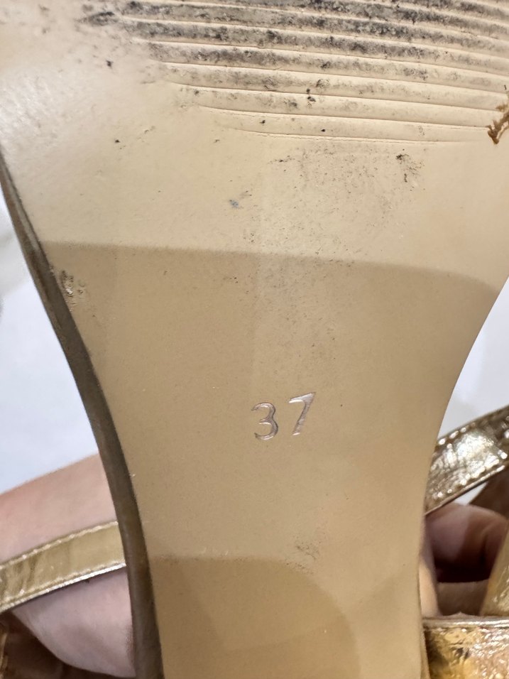 Parlak Altın Gold Kısa Topuklu Kadın Ayakkabı - Görsel 4