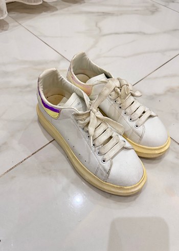 Alexander McQueen 37