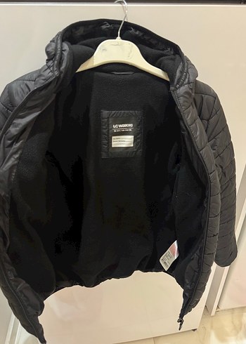 Erkek Çocuk Siyah Kapüşonlu Şişme Mont - Görsel 4