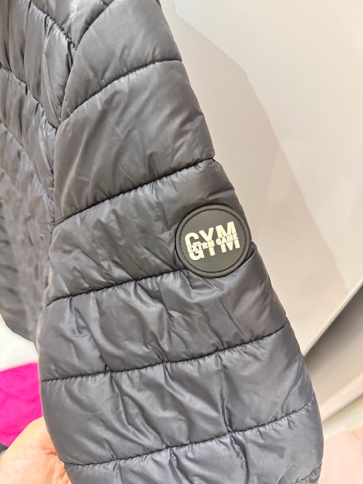 Erkek Çocuk Siyah Kapüşonlu Şişme Mont - Görsel 2