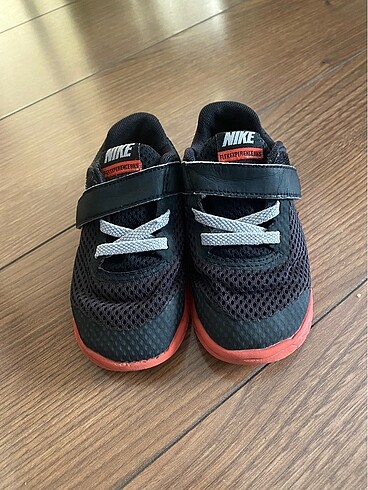 Nike spor ayakkabı 23,5 buçuk