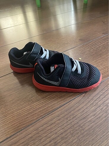 Nike Nike spor ayakkabı 23,5 buçuk
