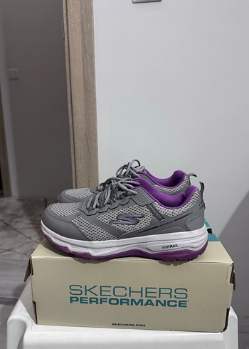 Skechers 38