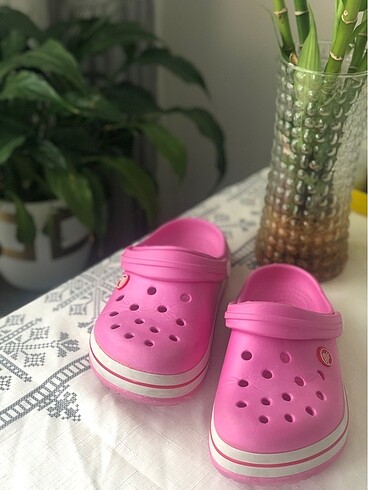 Pembe Crocs Kadın Terlik