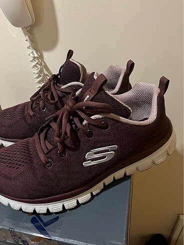 Skechers spor ayakkabı