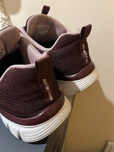 36 Beden bordo Renk Skechers spor ayakkabı