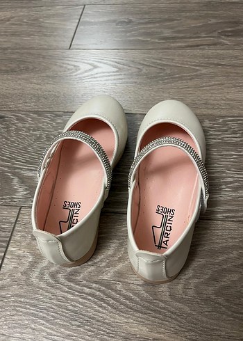 Kız Çocuk Beyaz Tokalı Babet Ayakkabı - Görsel 5