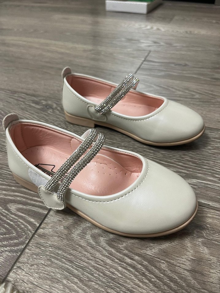 Kız Çocuk Beyaz Tokalı Babet Ayakkabı - Görsel 2