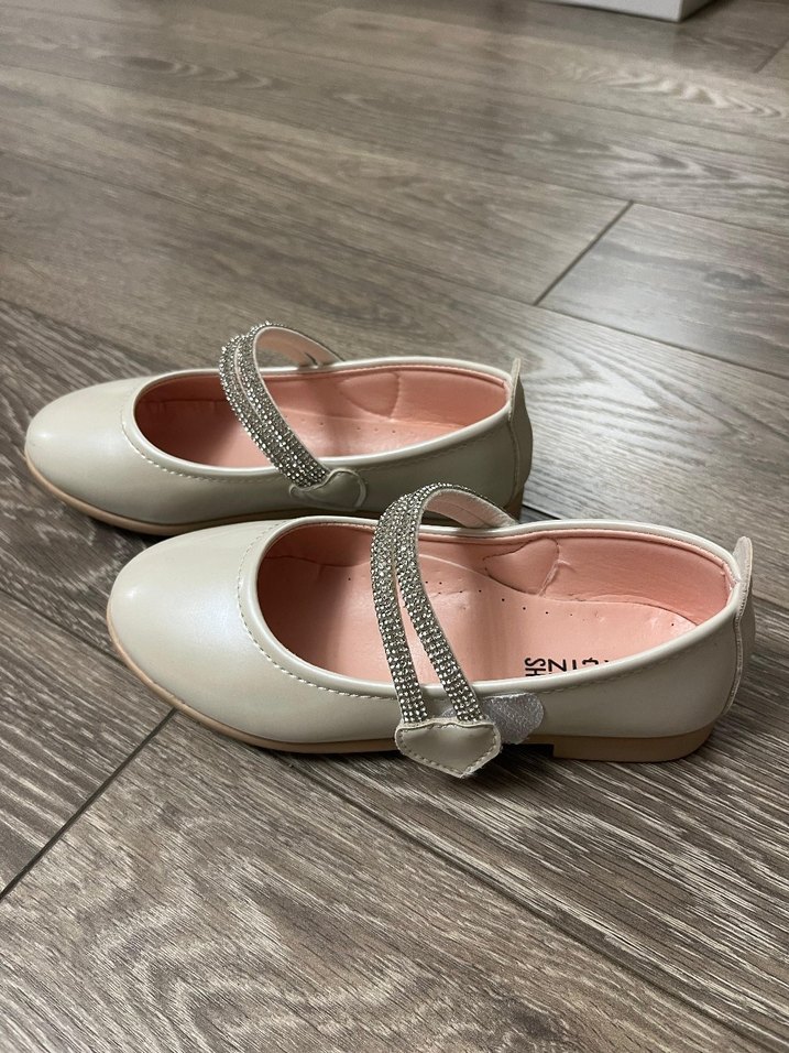 Kız Çocuk Beyaz Tokalı Babet Ayakkabı - Görsel 3