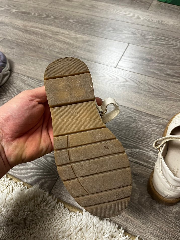 Kız Çocuk Beyaz Nakışlı Tokalı Babet - Görsel 3