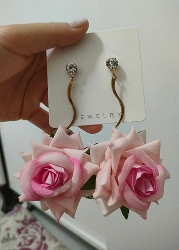 Zara gül küpe