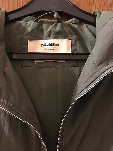 Pull and Bear Yağmurluk