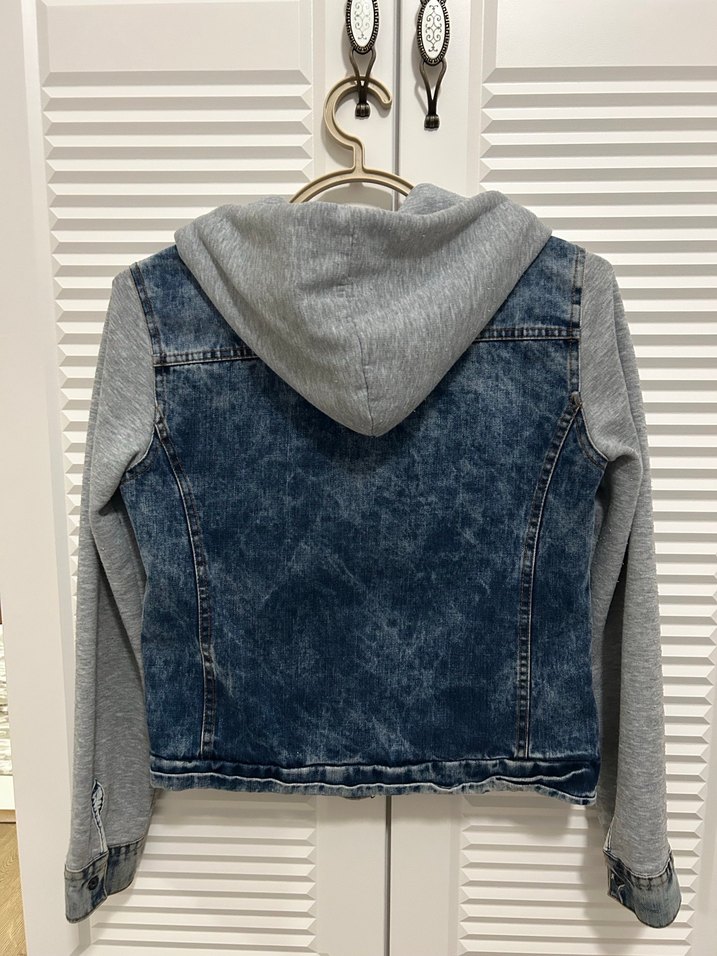 Gri Kapüşonlu Denim Ceket - Görsel 2