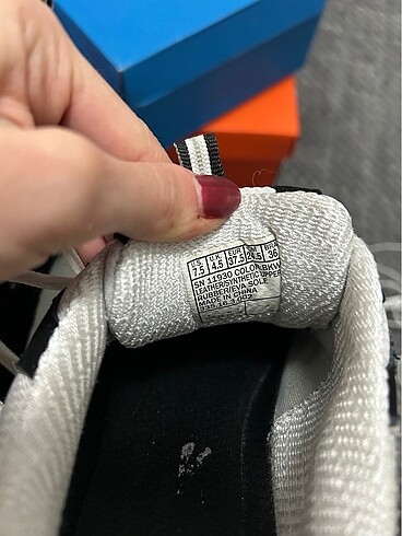 37,5 Beden Skechers orijinal ürün