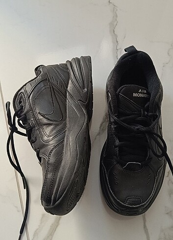 40 Beden Nike Air Monarch Iv Erkek Spor Ayakkabı Siyah