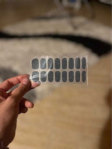 Diğer Siyah simli kendinden yapışkanlı tırnak sticker