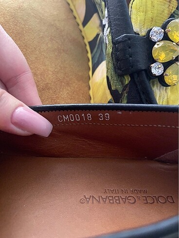 39 Beden sarı Renk Dolce gabbana orjinal