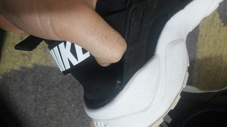 nike huarache 42