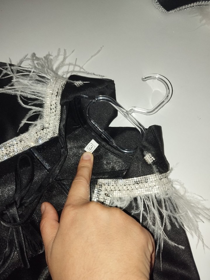 Siyah Tüy Detaylı Gotik Çocuk Pelerini - Görsel 3