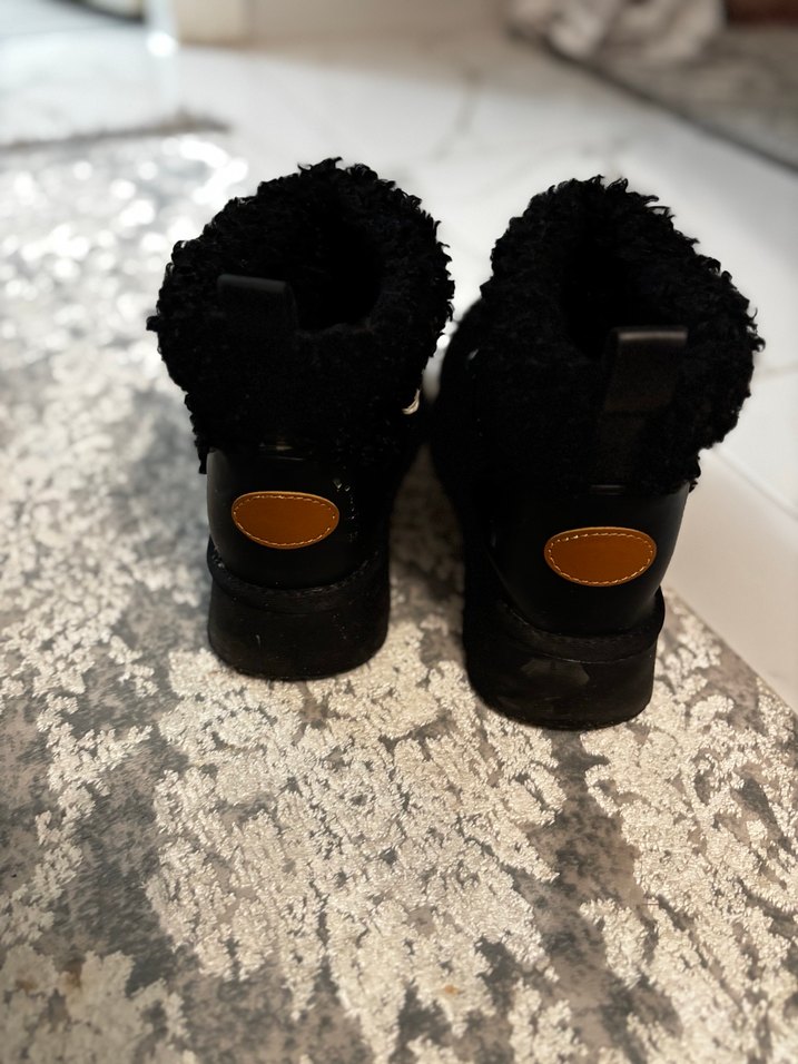 Siyah Süet Tüylü Kadın Dolgu Topuk Bot - Görsel 2