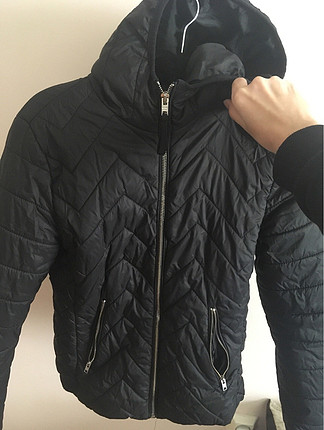 Bershka siyah mevsimlik mont 