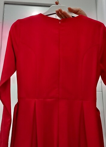 Kırmızı elbise - Görsel 6
