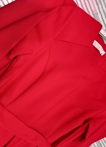 Kırmızı elbise - Görsel 9