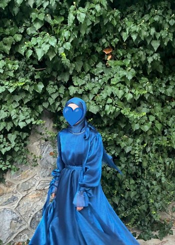 Mavi Uzun Kollu Drapeli Kadın Abiye