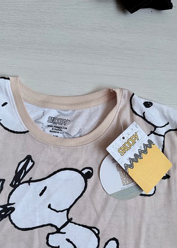 s Beden Snoopy Dog Lisanslı Gecelik
