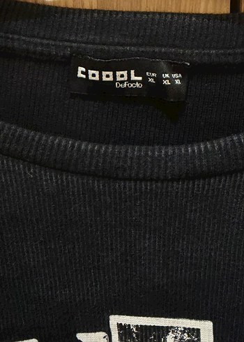 Siyah Uzun Kollu Desenli Tişört - Görsel 2