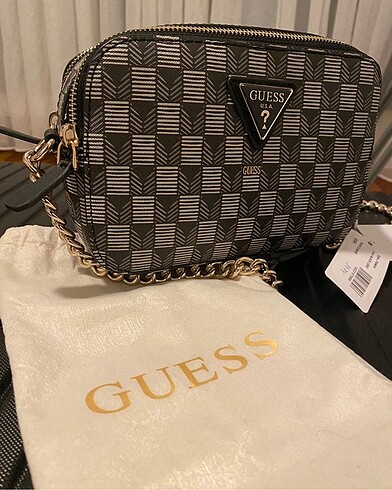 Guess guess vikky 2 bölmeli siyah çanta