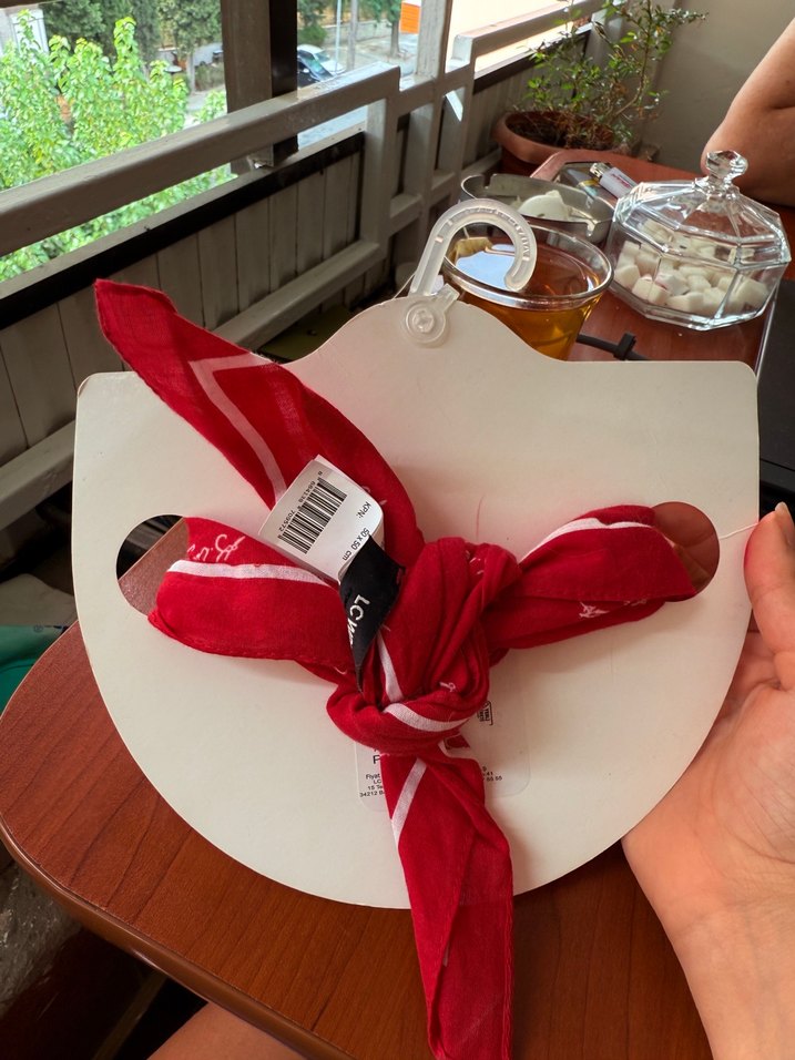 LC Waikiki Kırmızı Atatürk Bandana - Görsel 2