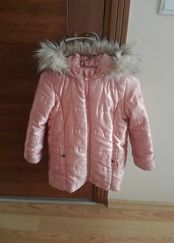 Kız Çocuk Parlak Pembe Kürklü Kapüşonlu Mont - Görsel 2