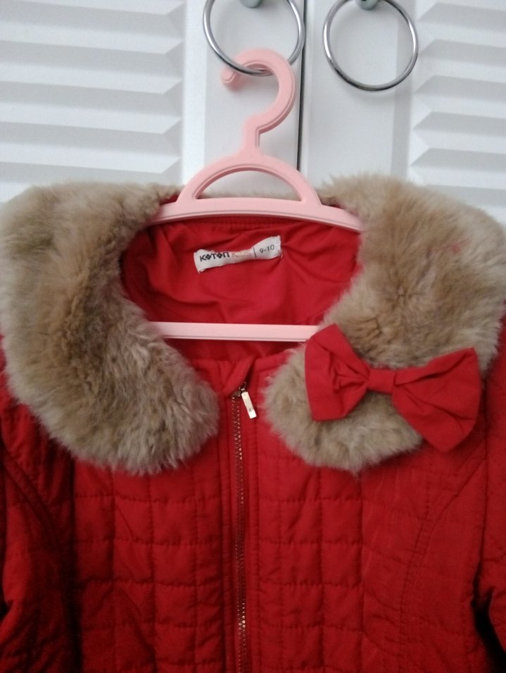 Kız Çocuk Kırmızı Kürklü Mont - Görsel 3