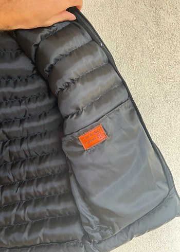 Siyah Erkek Dik Yaka Kapitone Yelek - Görsel 3