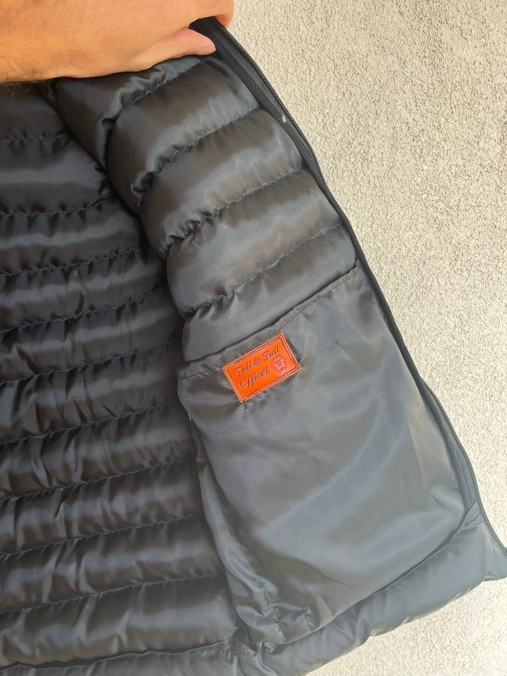 Siyah Erkek Dik Yaka Kapitone Yelek - Görsel 3